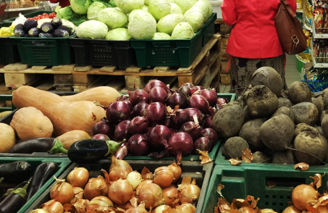 Ціни на продуктові товари на ринках Полтави станом на початок квітня 2025 року