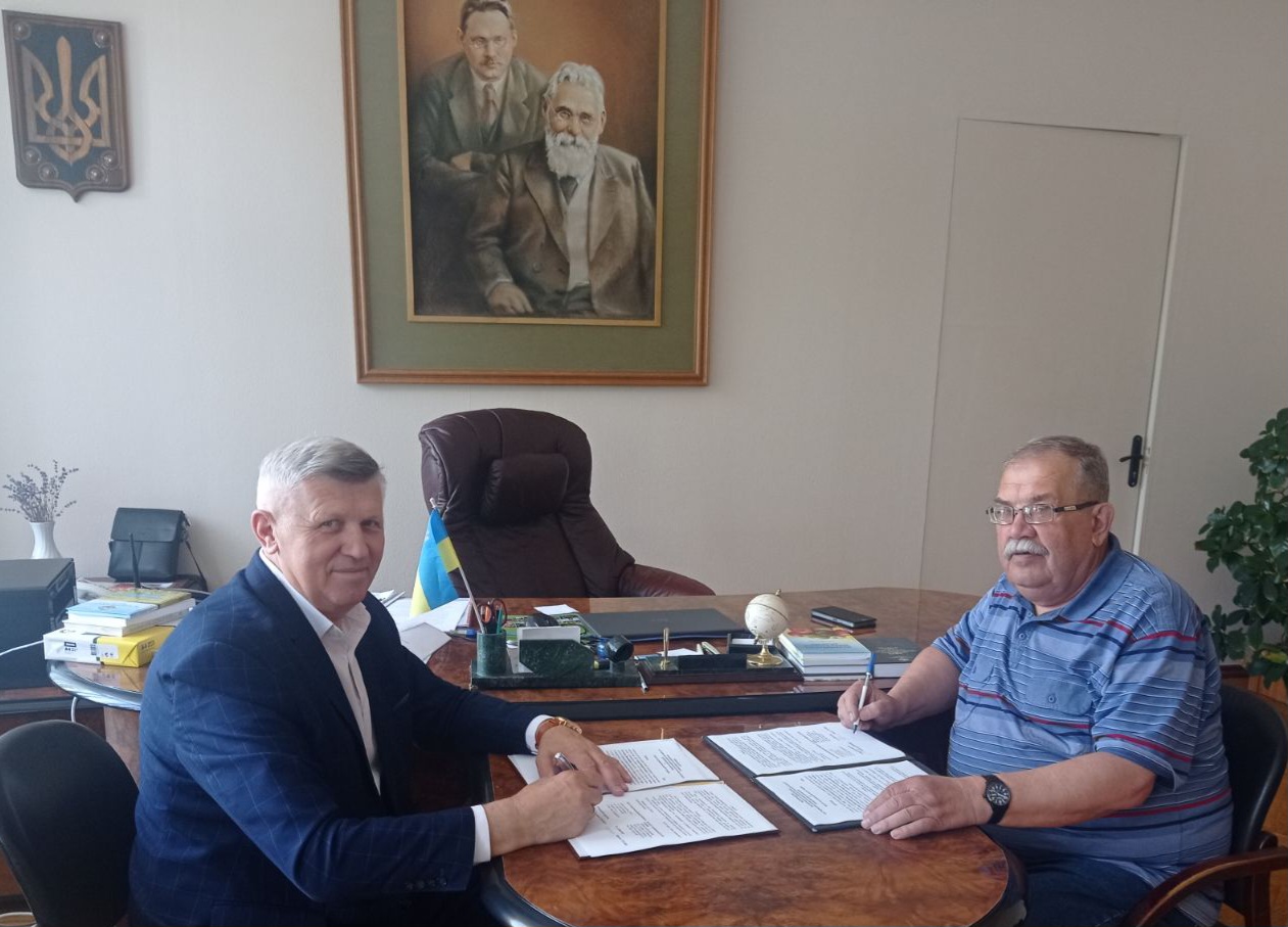 Наукова співпраця задля розвитку аграрної галузі: підписано меморандум між НДІ «Украгропромпродуктивність» та Інститутом садівництва НААН